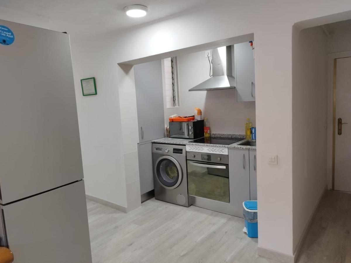Habitaciones En Apartamento Compartido De Pozuelo de Alarcón Dış mekan fotoğraf