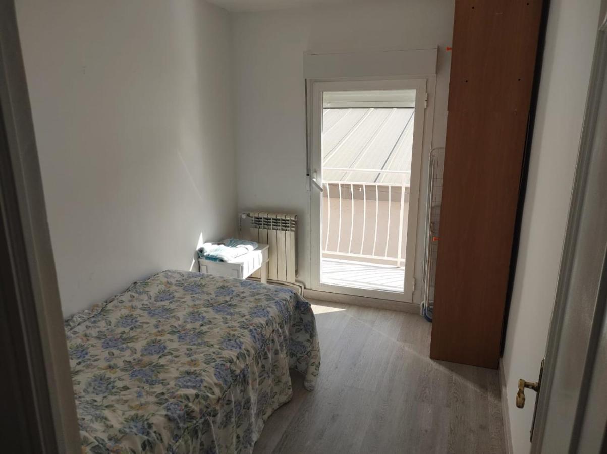 Habitaciones En Apartamento Compartido De Pozuelo de Alarcón Dış mekan fotoğraf