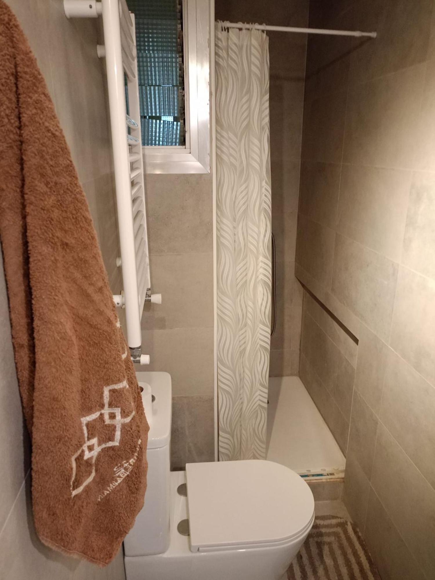 Habitaciones En Apartamento Compartido De Pozuelo de Alarcón Dış mekan fotoğraf