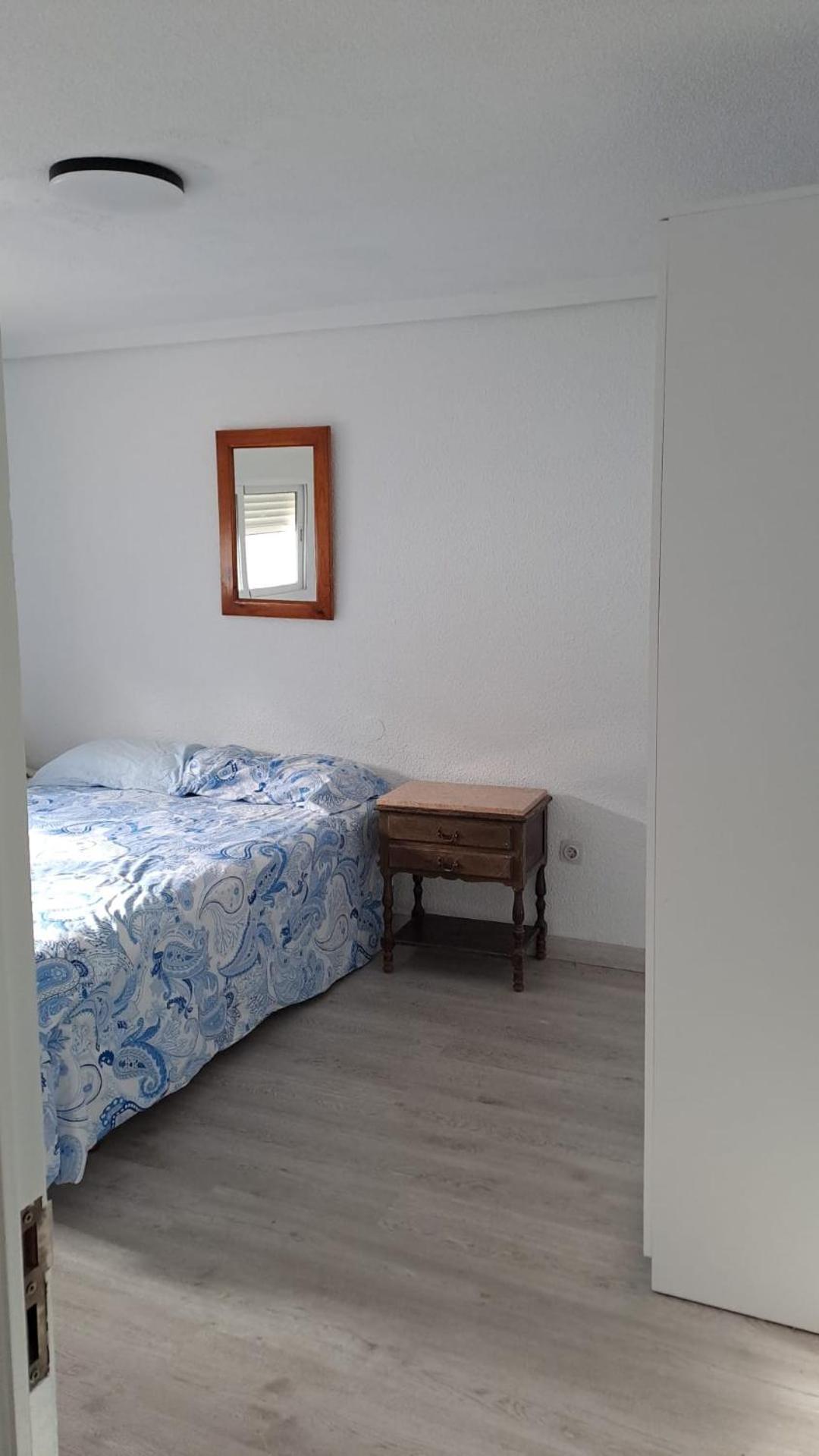 Habitaciones En Apartamento Compartido De Pozuelo de Alarcón Dış mekan fotoğraf